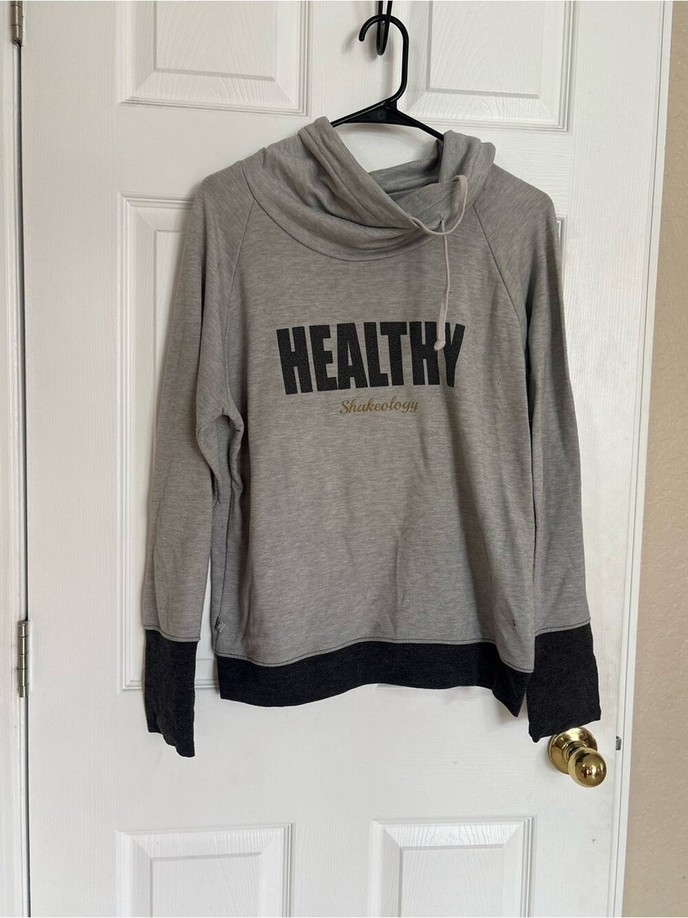 Beachbody Shakeology Healthy Cowl Neck Sweatshirt Women’s Large Gray Pullover